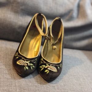 Chinese laundry velvet heels